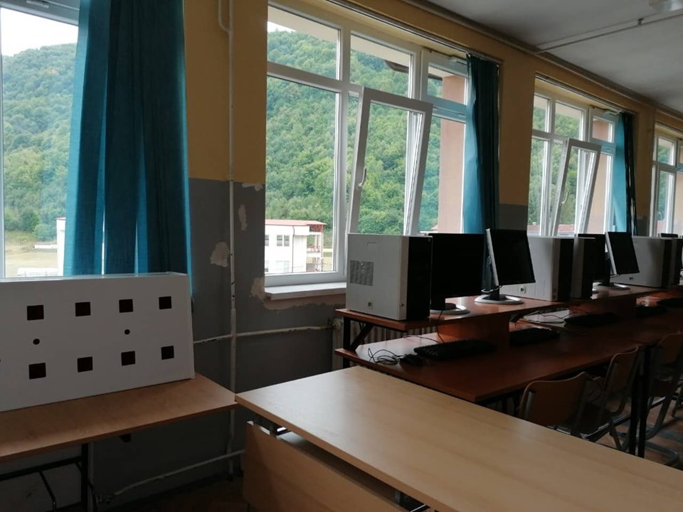 BHT 6