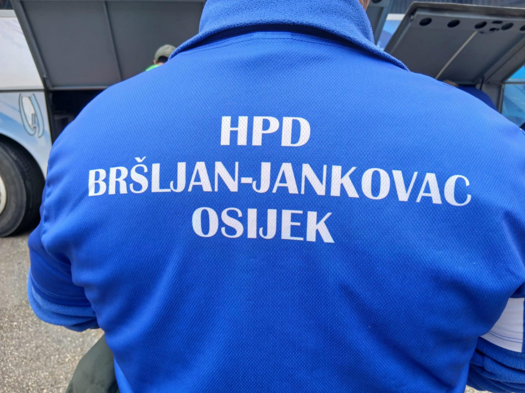 1c4db8a3-ee62-4e77-828f-38cb68444f9f.jpg