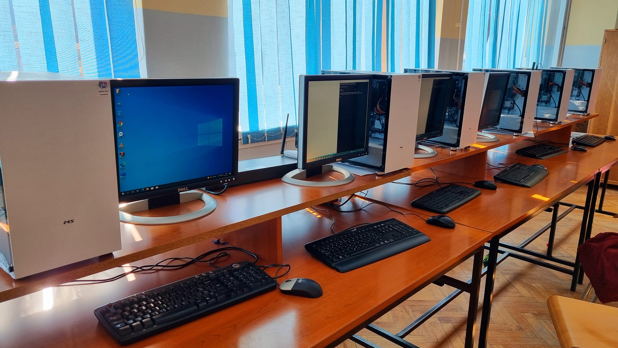 Nova_informaticka_oprema_Srednja_skola_Kresevo2.jpg